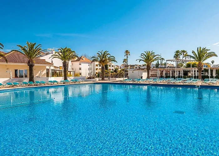 Resort Penthouse Sea View, 2 Pools And Private Beach